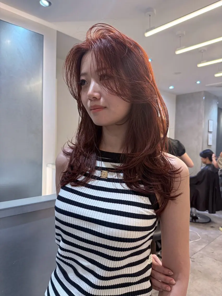セミロング 顔周りカット レイヤーカット カット ヘアカラー トリートメント 盛れるレイヤー🧡 飯田亘貴のヘアスタイル