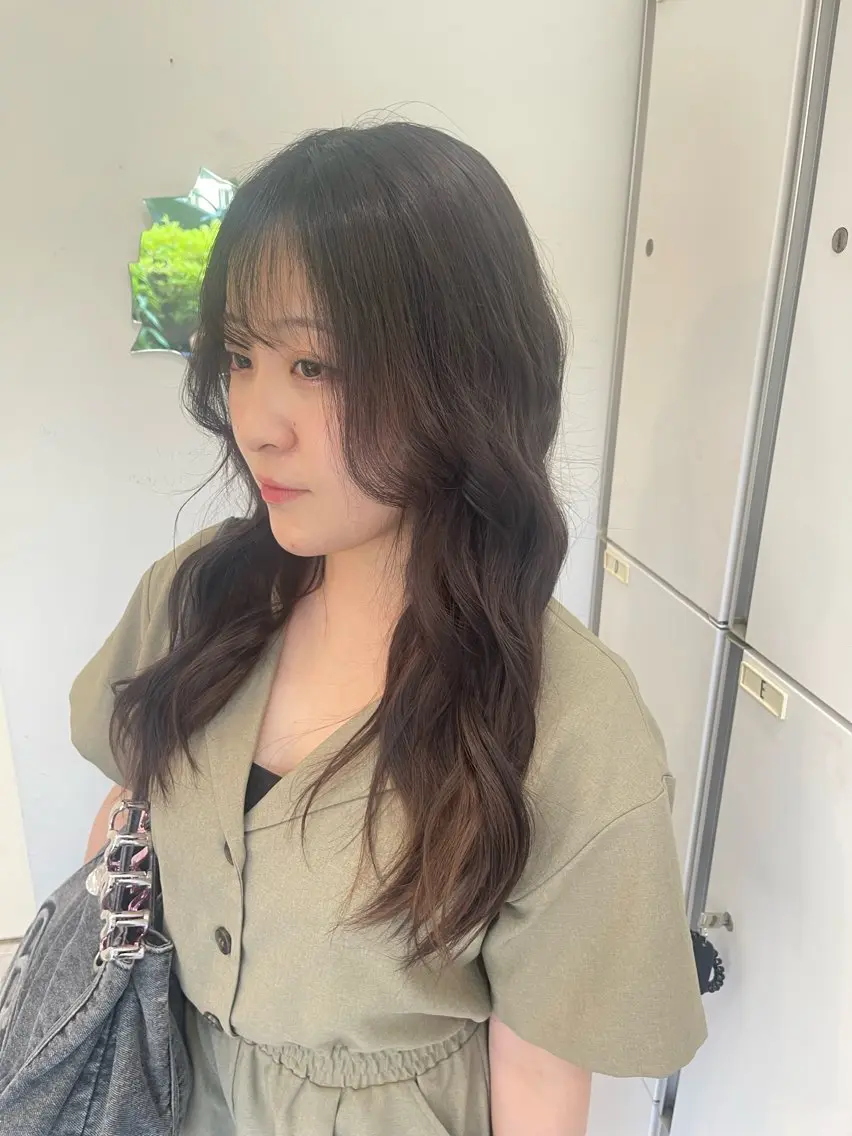 セミロング カラー ICHIRI" 艶カラー/縮毛矯正のヘアスタイル