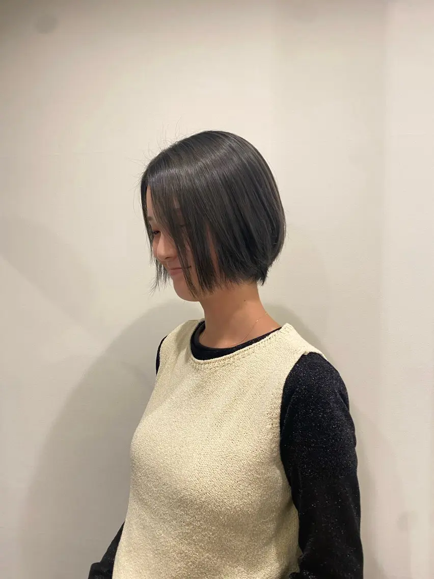 ショート カラー 佐々木 愛里のヘアスタイル