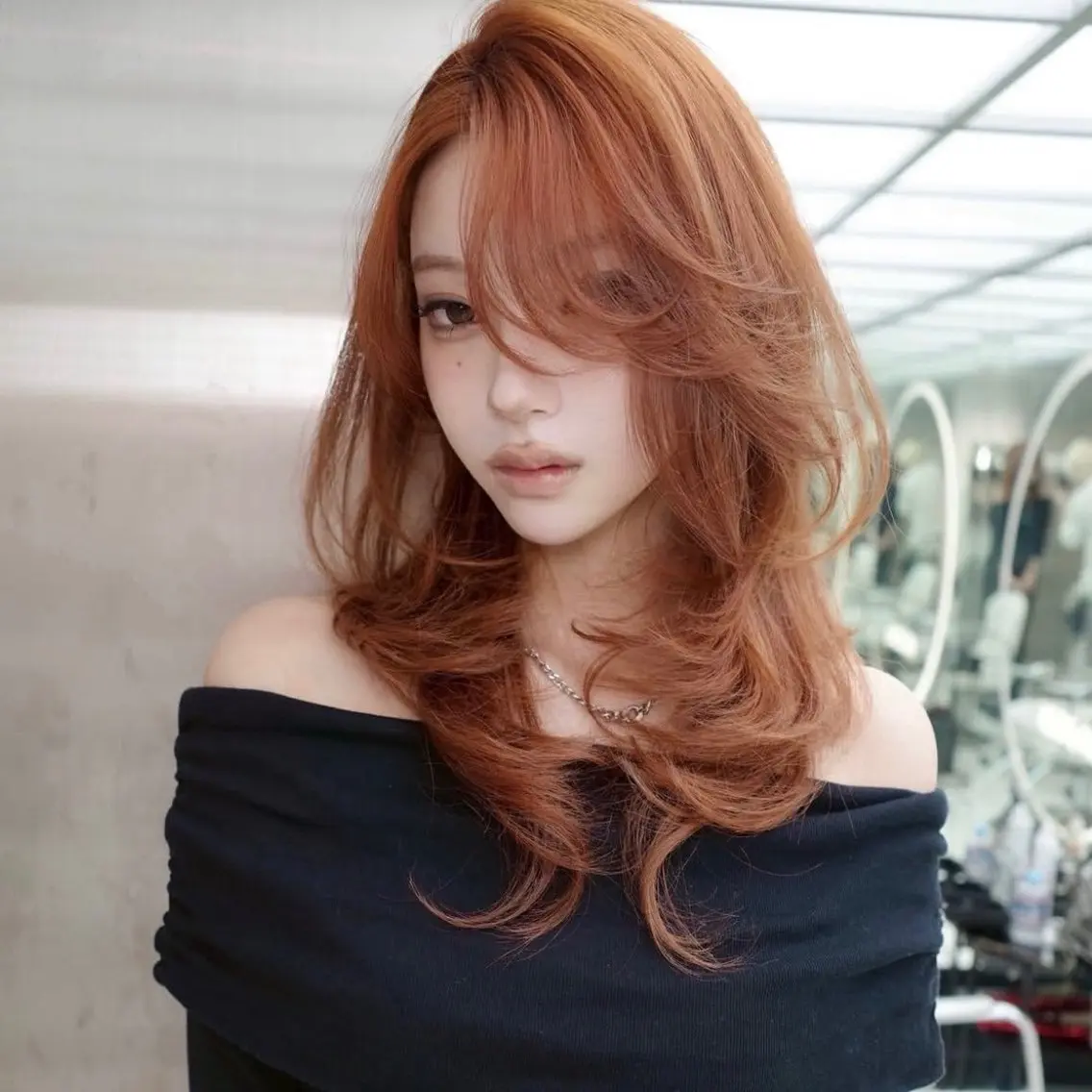 セミロング くびれヘア 顔周りカット ハイレイヤー 韓国風ヘア レイヤーカット カット ヘアカラー がわ/ハイレイヤー /ハイトーンカラーのヘアスタイル