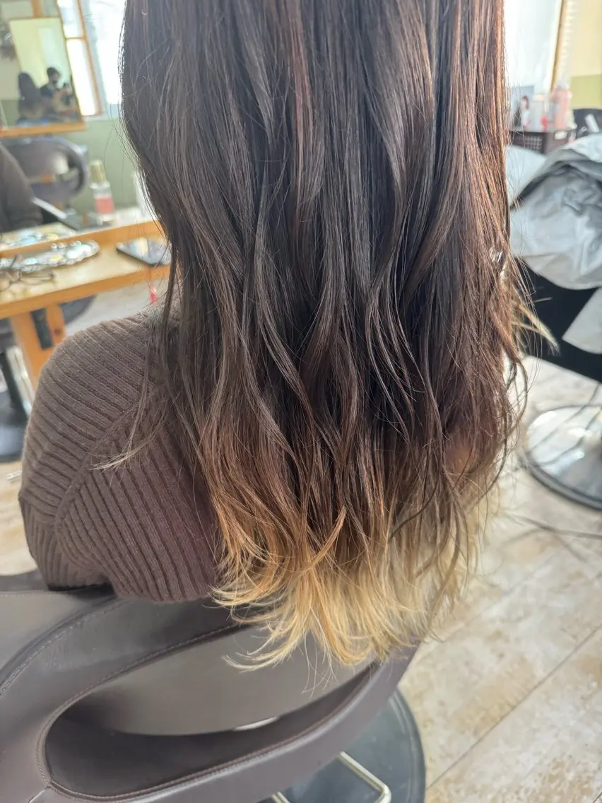 カラー ブリーチ グラデーションカラー ヘアカラー トリートメント Agu  hair 清尾　浩昭のヘアスタイル