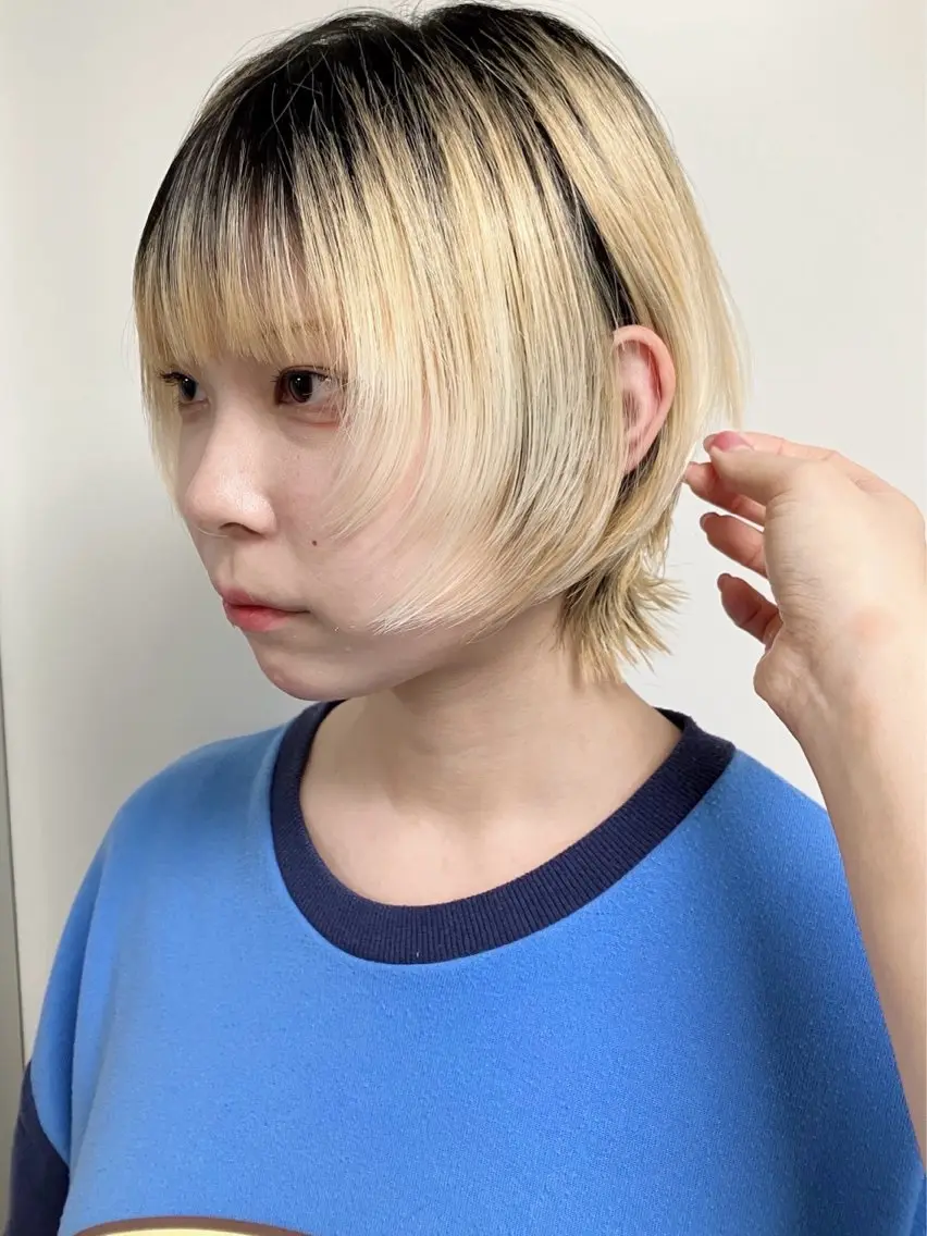 ショート 顔まわりレイヤー 姫カット レイヤーカット カット トリートメント fumikaブリーチ /デザインのヘアスタイル