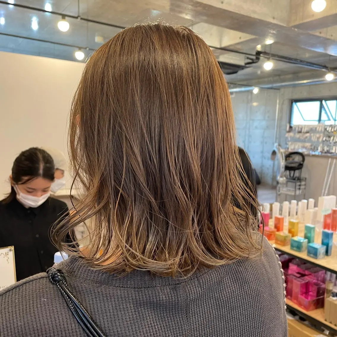 セミロング カラー ハイライトカラー ハイライト 外間 智恵のヘアスタイル
