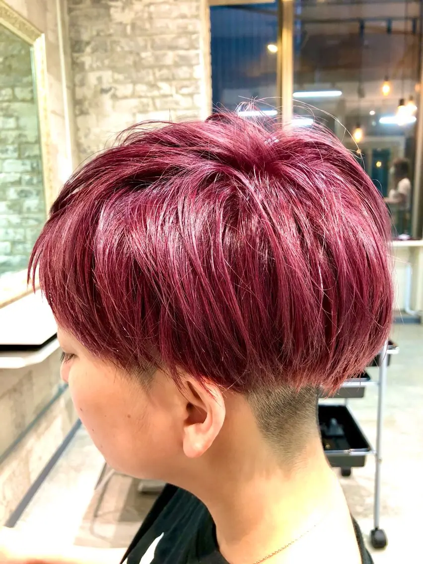 ショート カラー ピンクカラー バイオレットカラー バイオレットピンク 新徳 りえのヘアスタイル