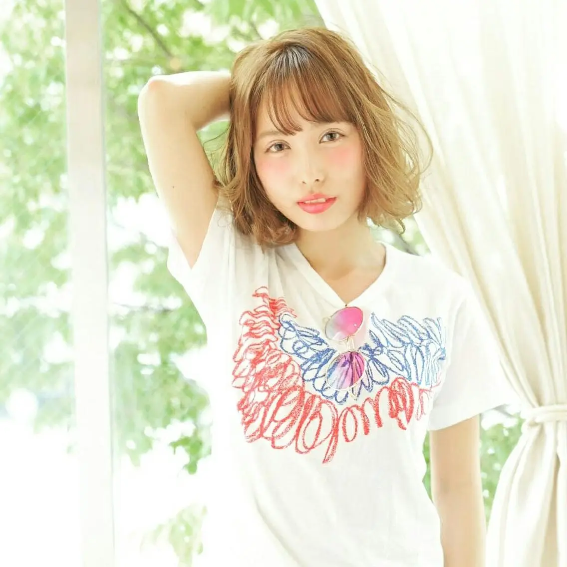 ショート カラー ヘアアレンジ ベージュカラー 《インナーカラー》 YAMADAのヘアスタイル