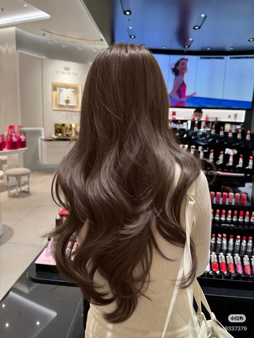 ロング カラー カット ヘアカラー トリートメント 透明感ベージュ/ レイヤー縮毛矯正のヘアスタイル