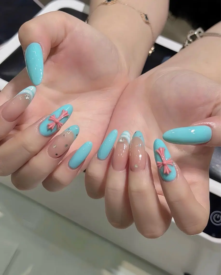 ネイル ガーリー キラキラネイル 韓国ネイル ロングネイル シンプルネイル ハンドネイル Genie Mika Nailsのネイルデザイン