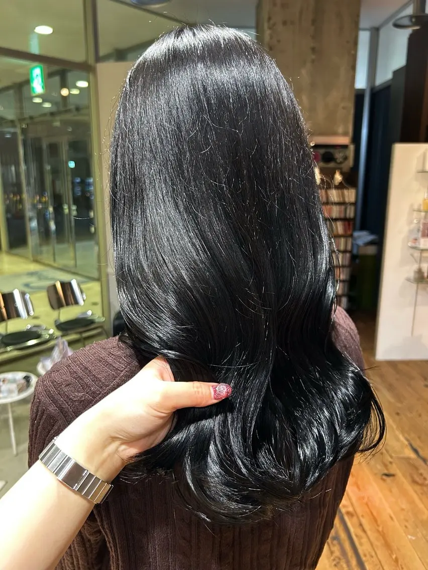 ロング ヘアカラー coohair トミクラモエのヘアスタイル