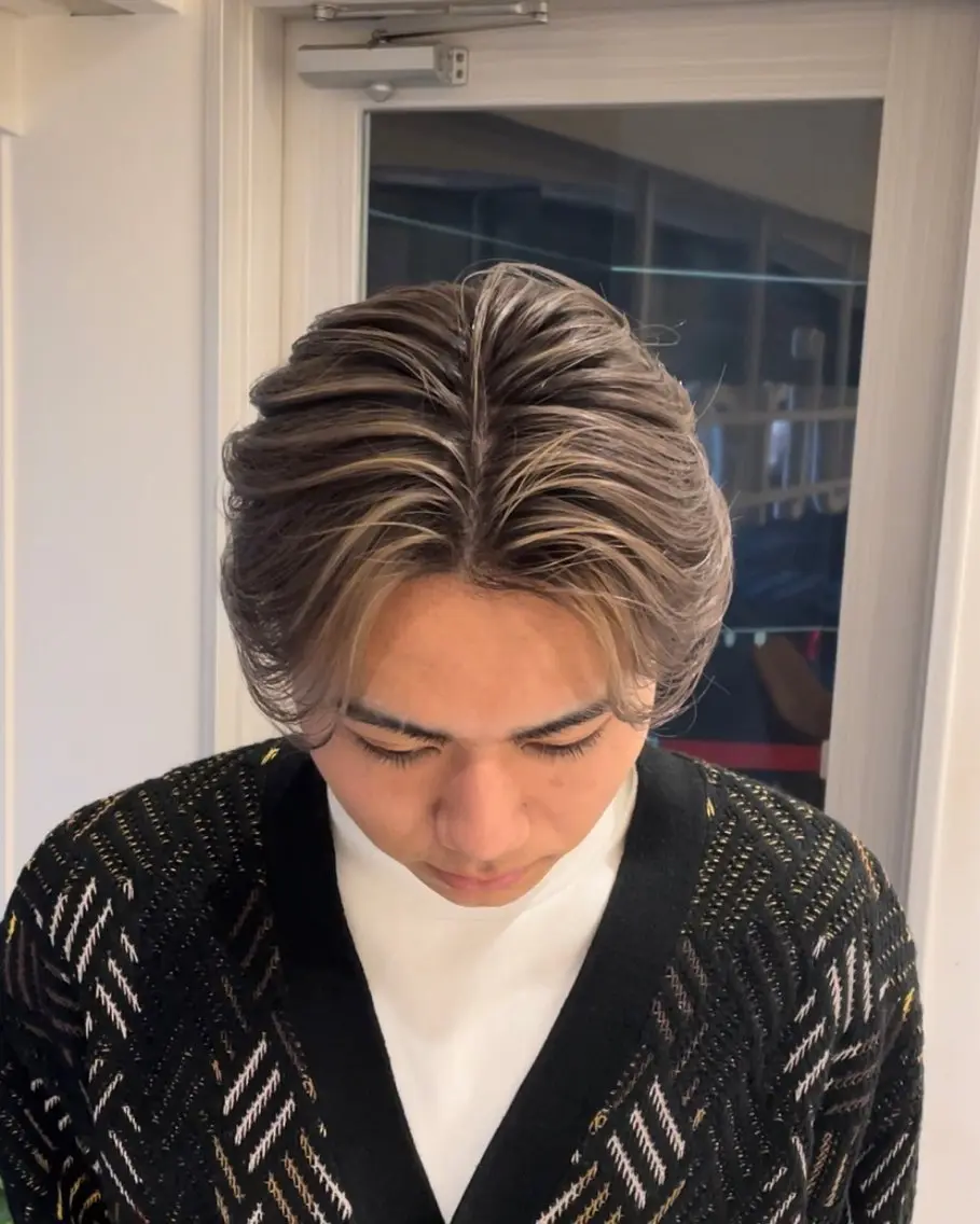 ミディアム カラー パーマ ヘアアレンジ メンズ メンズバレイヤージュ 🌫ハイライトのヘアスタイル