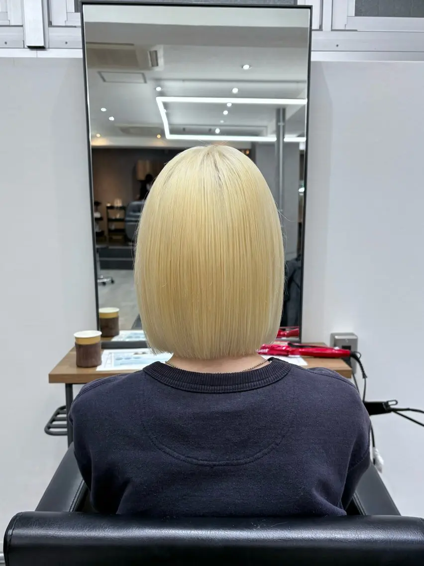 ショート カラー ブリーチ 抜きっぱなしブロンド ブロンド ボブ カット ヘアカラー ENA💗NEXT /ハイトーンエクステのヘアスタイル