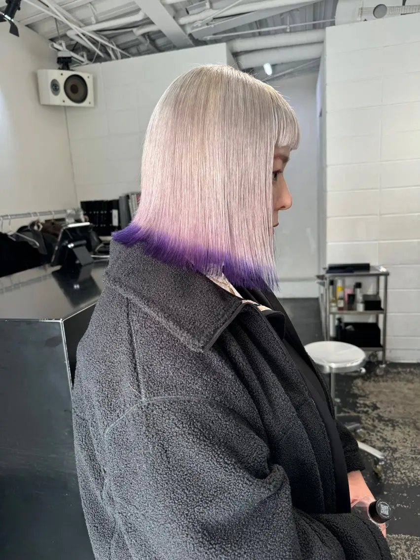 ミディアム カラー ヘアアレンジ ブリーチ ブロンド デザインカラー ラベンダーカラー ホワイトブロンド カット ヘアカラー トリートメント 艶ハイトーン/ヘア アレンジAYAKAのヘアスタイル