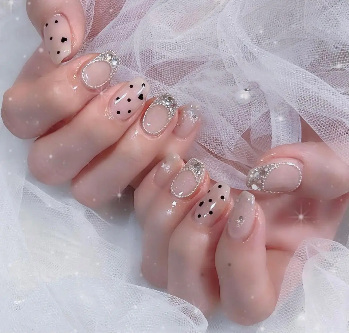 ネイル オーロラネイル フットネイル フレンチネイル ジェルネイル ガラスフレンチ ハンドネイル ╹◡╹MimoEye lash🌻Nailのマツエク・マツパデザイン