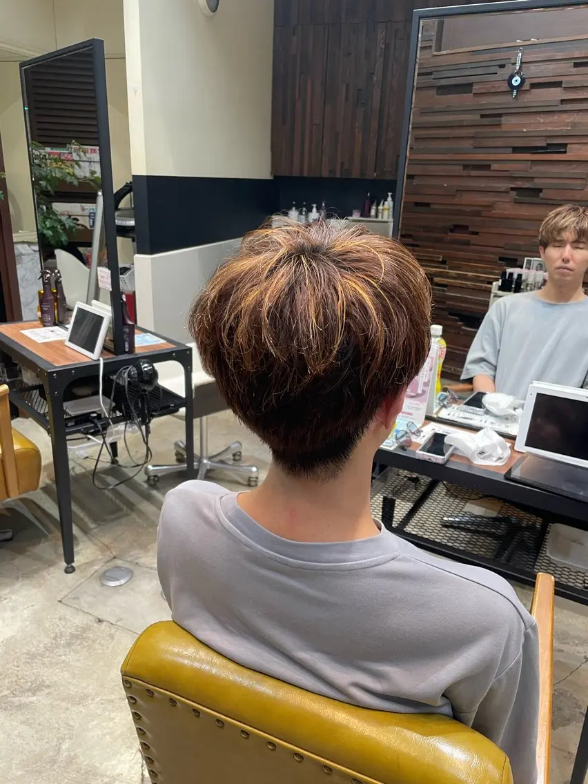 ショート カラー 草間 翔登のヘアスタイル
