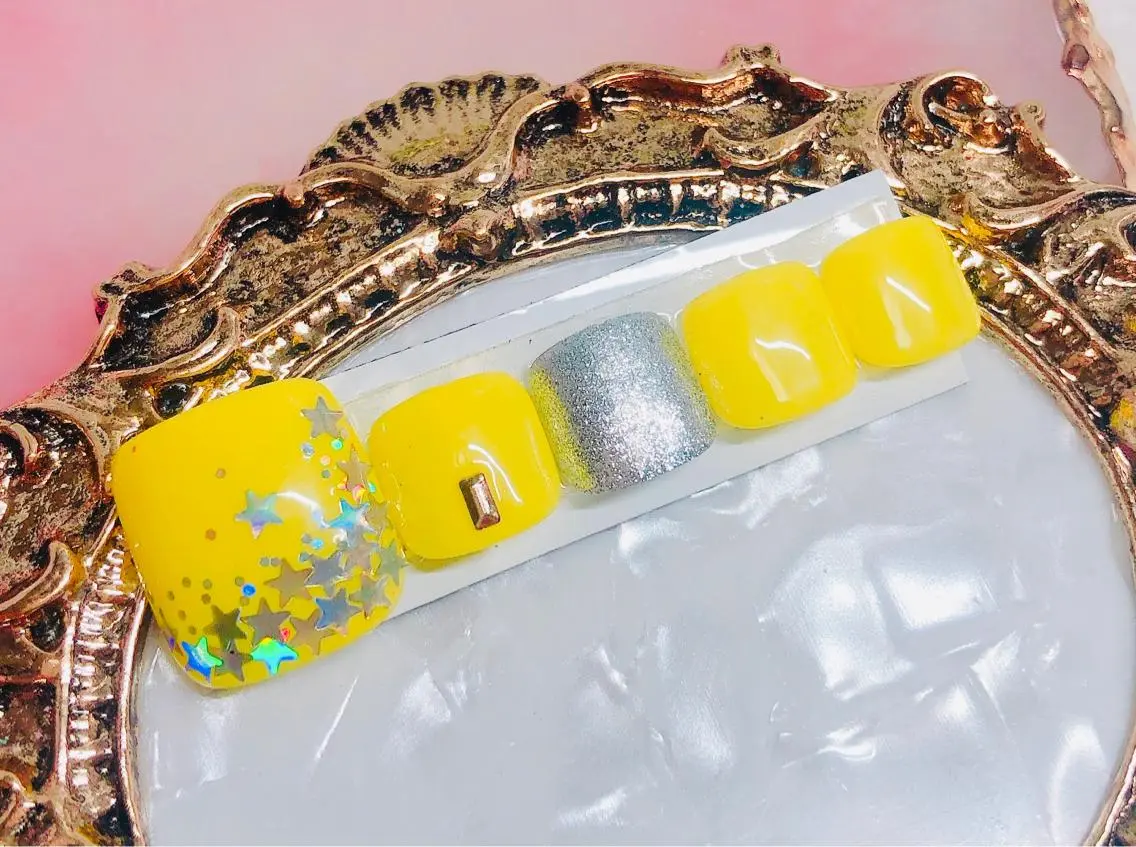 ネイル フットネイル フットネイル CROWN プライベートサロンのネイルデザイン