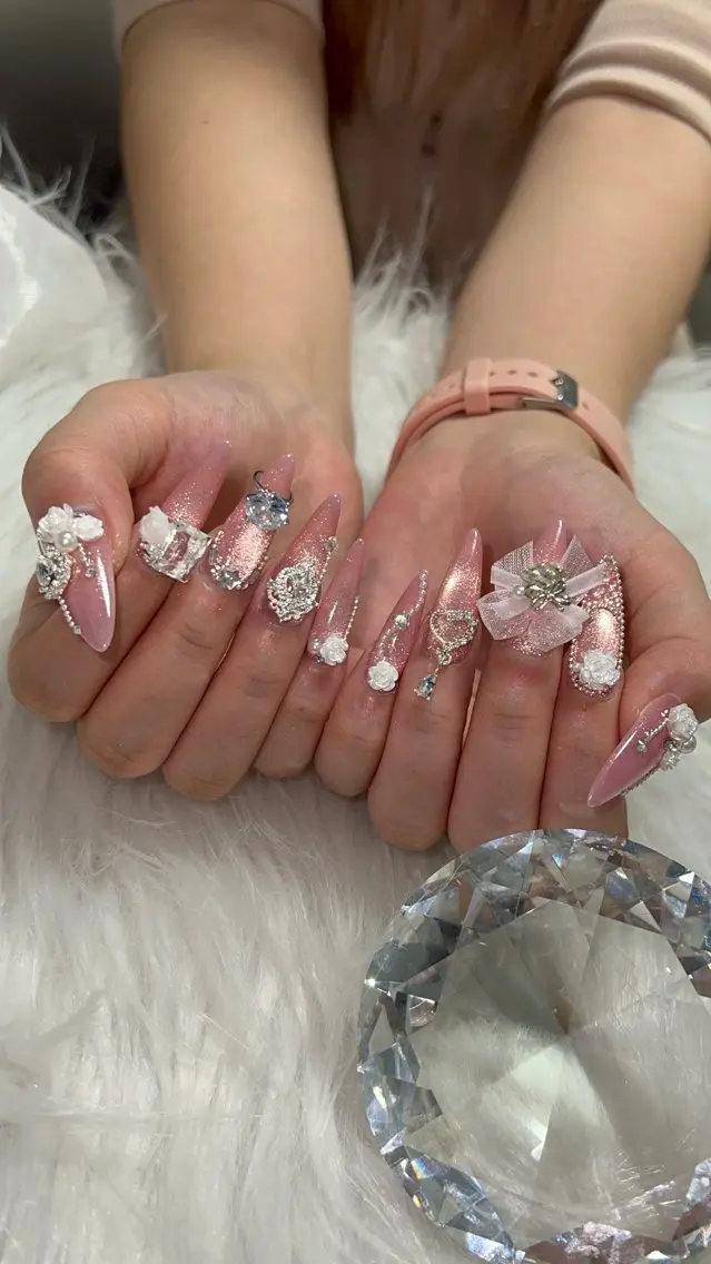 ネイル オーロラネイル クリアネイル フラッシュネイル ジェルネイル グラデーション ハンドネイル Amee Nail Salonのネイルデザイン