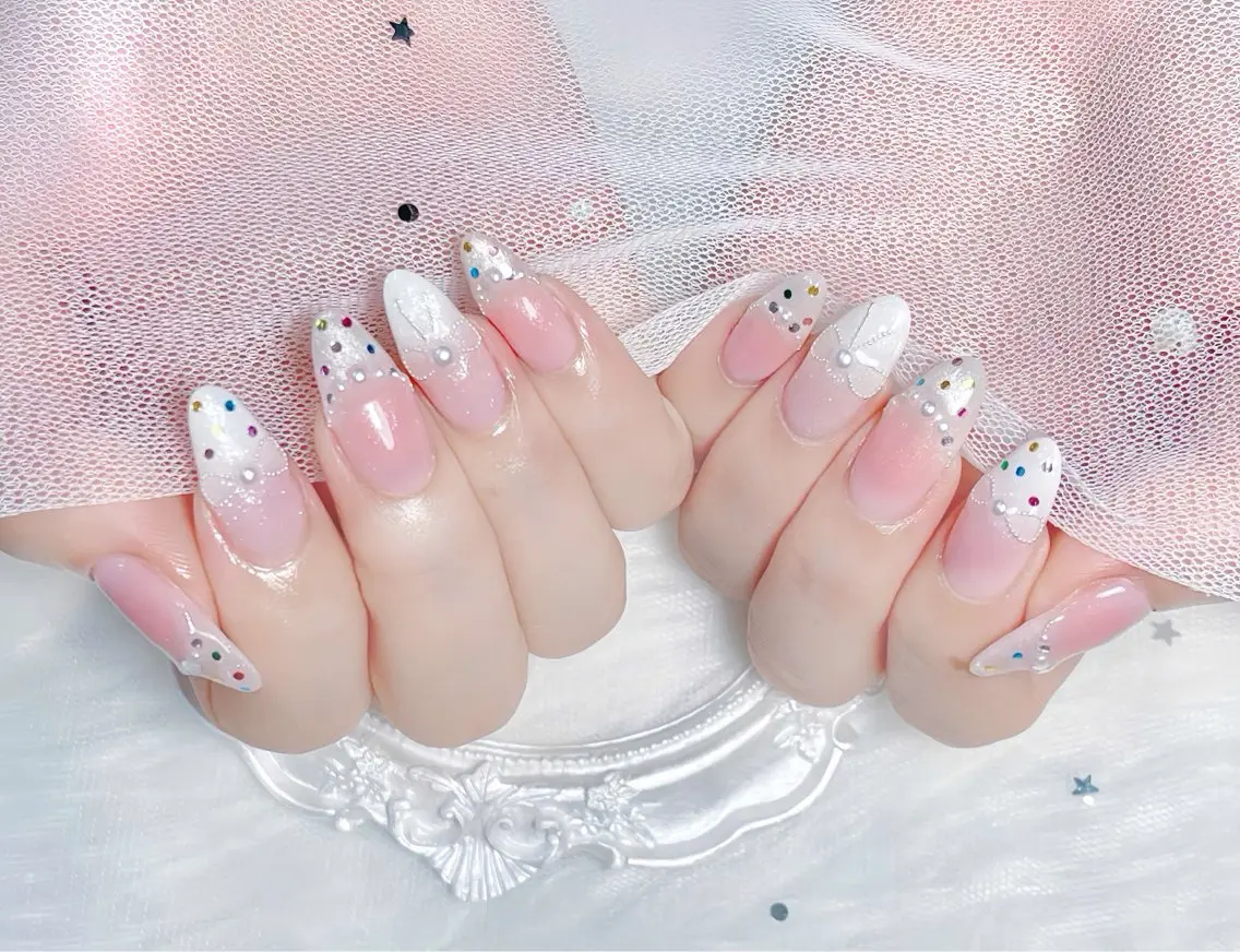 ネイル チークネイル 長さ出し フレンチネイル ジェルネイル グラデーション ハンドネイル THANHTHANH NAILのネイルデザイン