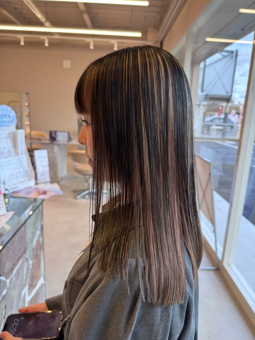 セミロング カット ヘアカラー トリートメント 秋元 菜摘のヘアスタイル