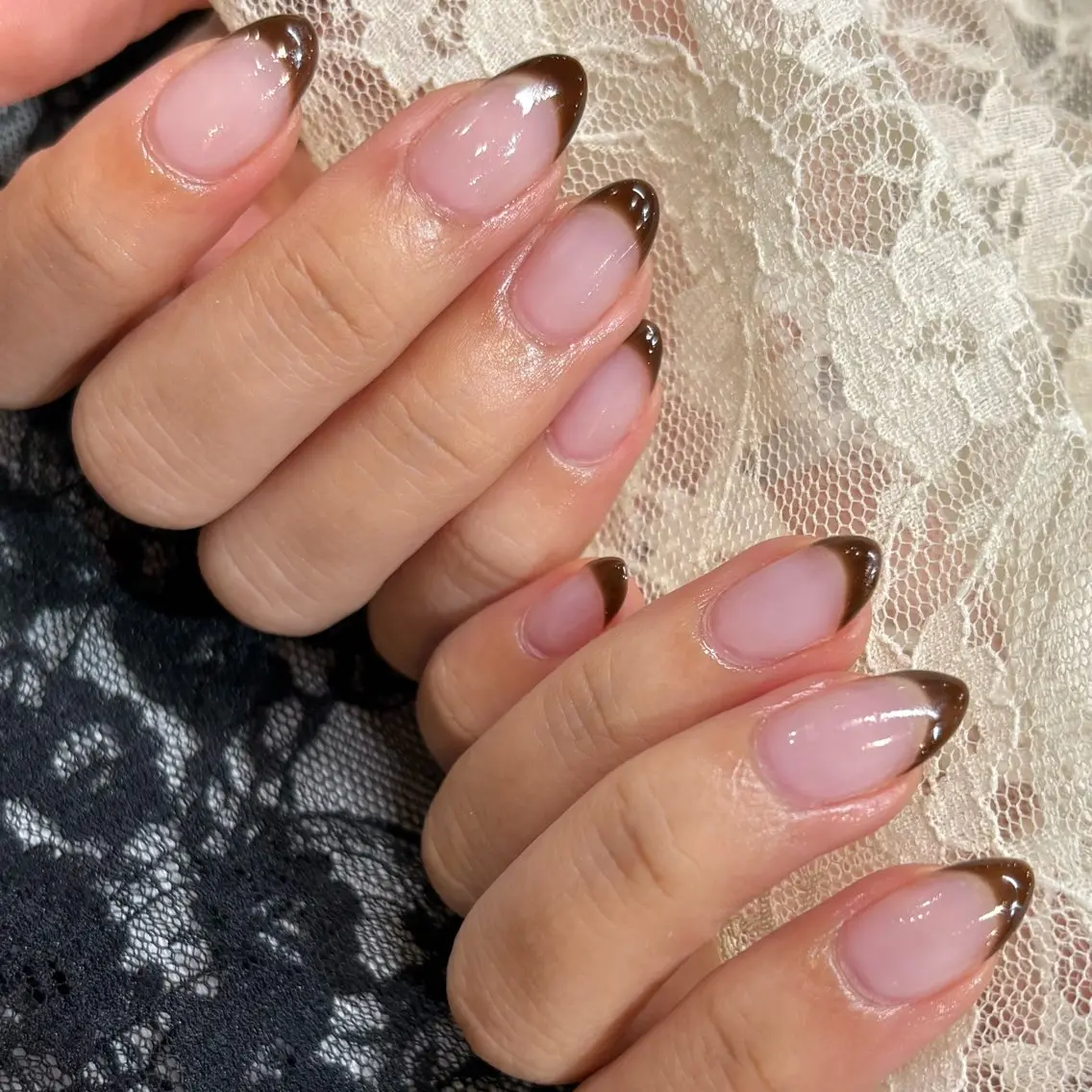 ネイル ブラウン クリアネイル フレンチネイル ハンドネイル nacre nail 川崎🌸rioのネイルデザイン