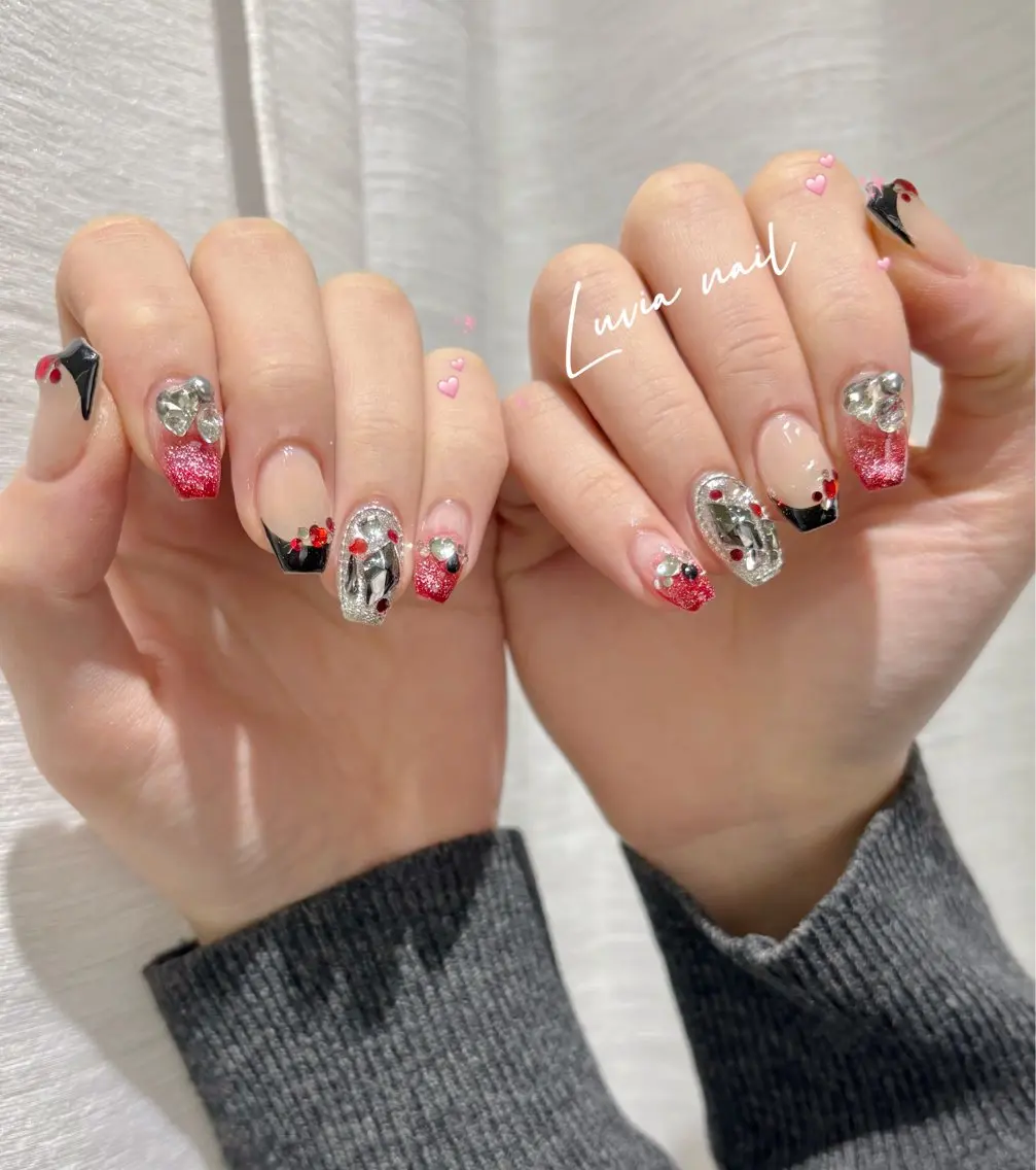 ネイル フレンチネイル キラキラネイル 韓国ネイル バレンタイン ワンホンネイル ハンドネイル 🎀Luvia ワンホンネイル💫のネイルデザイン