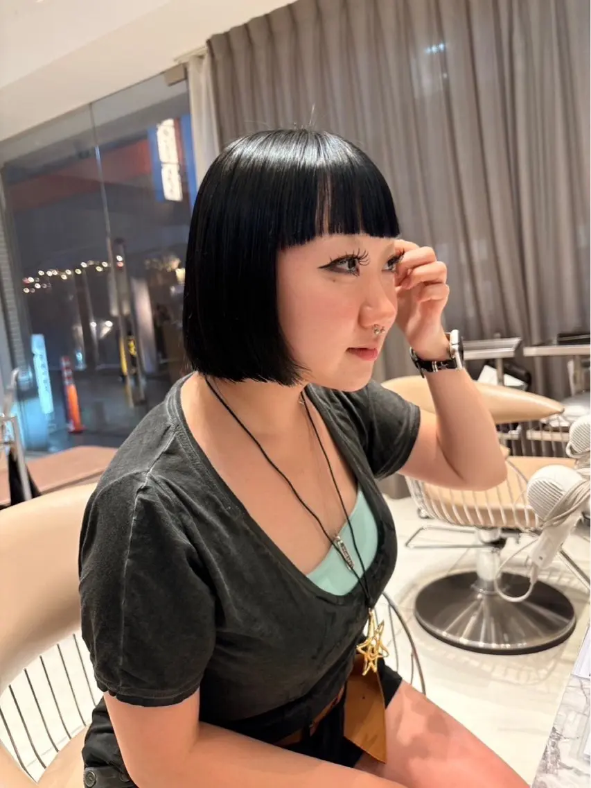 ショート カラー 黒髪 ヘアカラー トリートメント Maiko໒꒱ /透明感カラーのヘアスタイル
