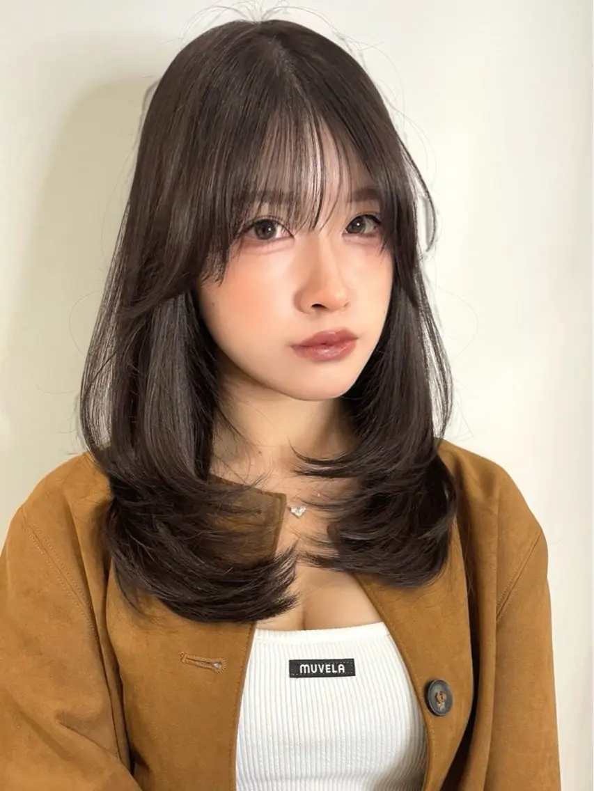 ミディアム レイヤーカット カット ヘアカラー トリートメント 内野 龍海 / レイヤーカットのヘアスタイル