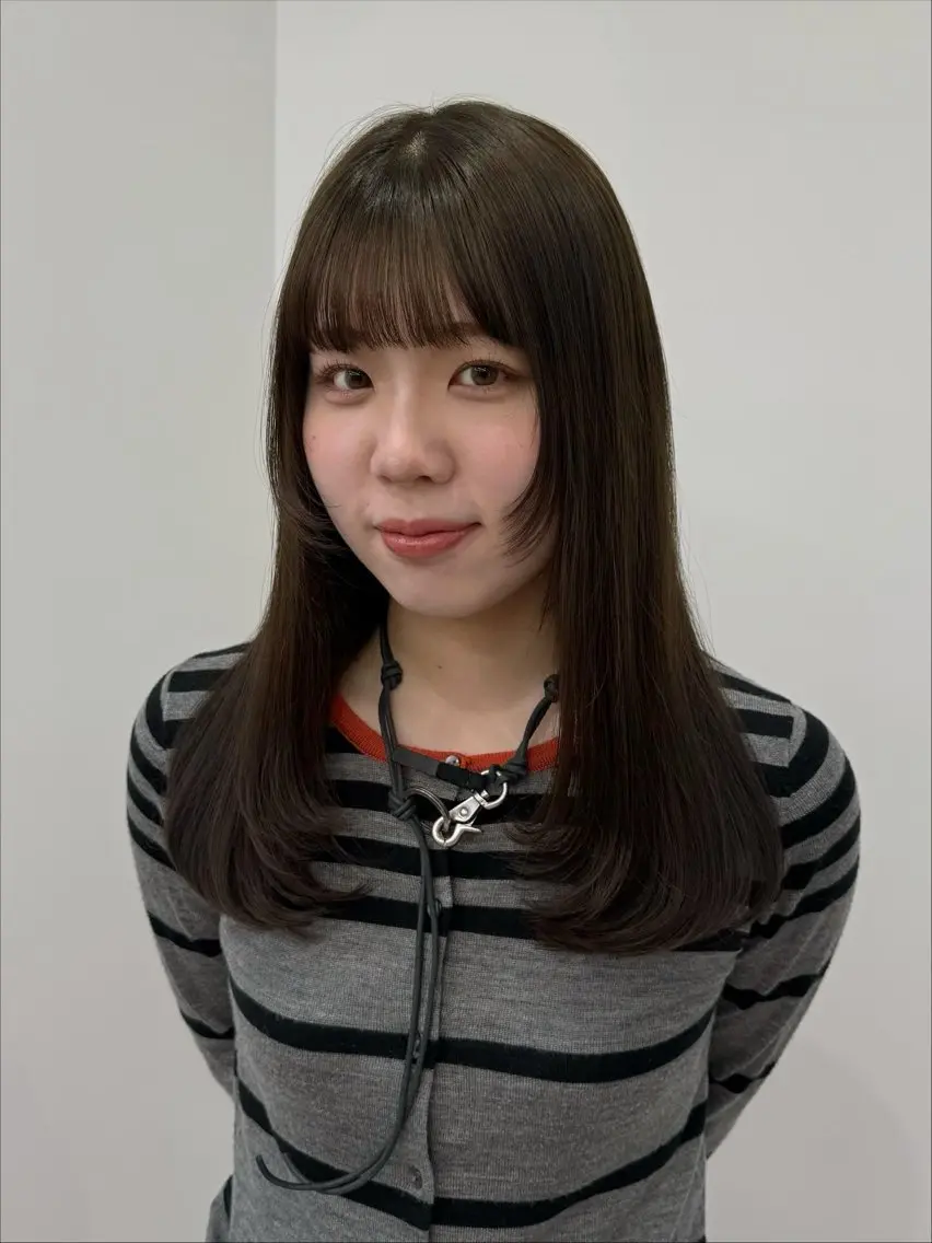 ロング カラー ブリーチ グレージュ オリーブグレージュ オリーブグレー カット ヘアカラー トリートメント azumi/グレー ジュ/オリーブ/縮毛のヘアスタイル
