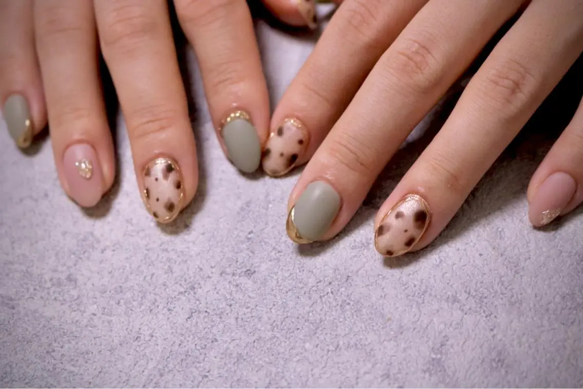 ネイル オーロラネイル カジュアル 長さ出し ジェルネイル 韓国ネイル ハンドネイル MH Nailのネイルデザイン