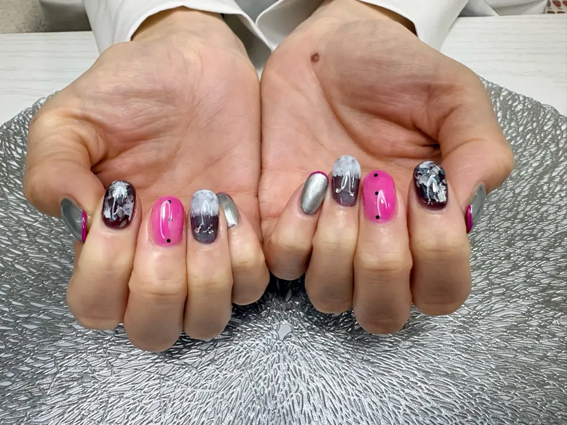 ネイル フットネイル ジェルネイル ラメ(グリッター) マグネットネイル 持ち込み ハンドネイル ハンドケア ♡Bivi♡自爪に 優しいネイルサロンのネイルデザイン