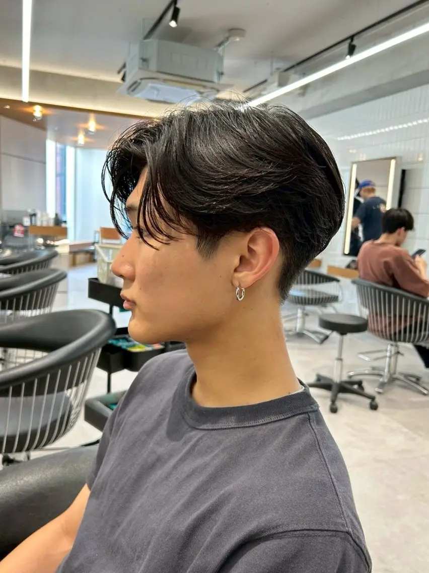 パーマ メンズ カット パーマ トリートメント ヘアセット 表参道/スパイキー /センターパートのヘアスタイル