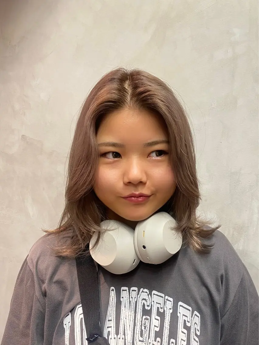 ミディアム カラー ヘアカラー 🩶レイヤーカット 🩶柔らかカラー結愛のヘアスタイル