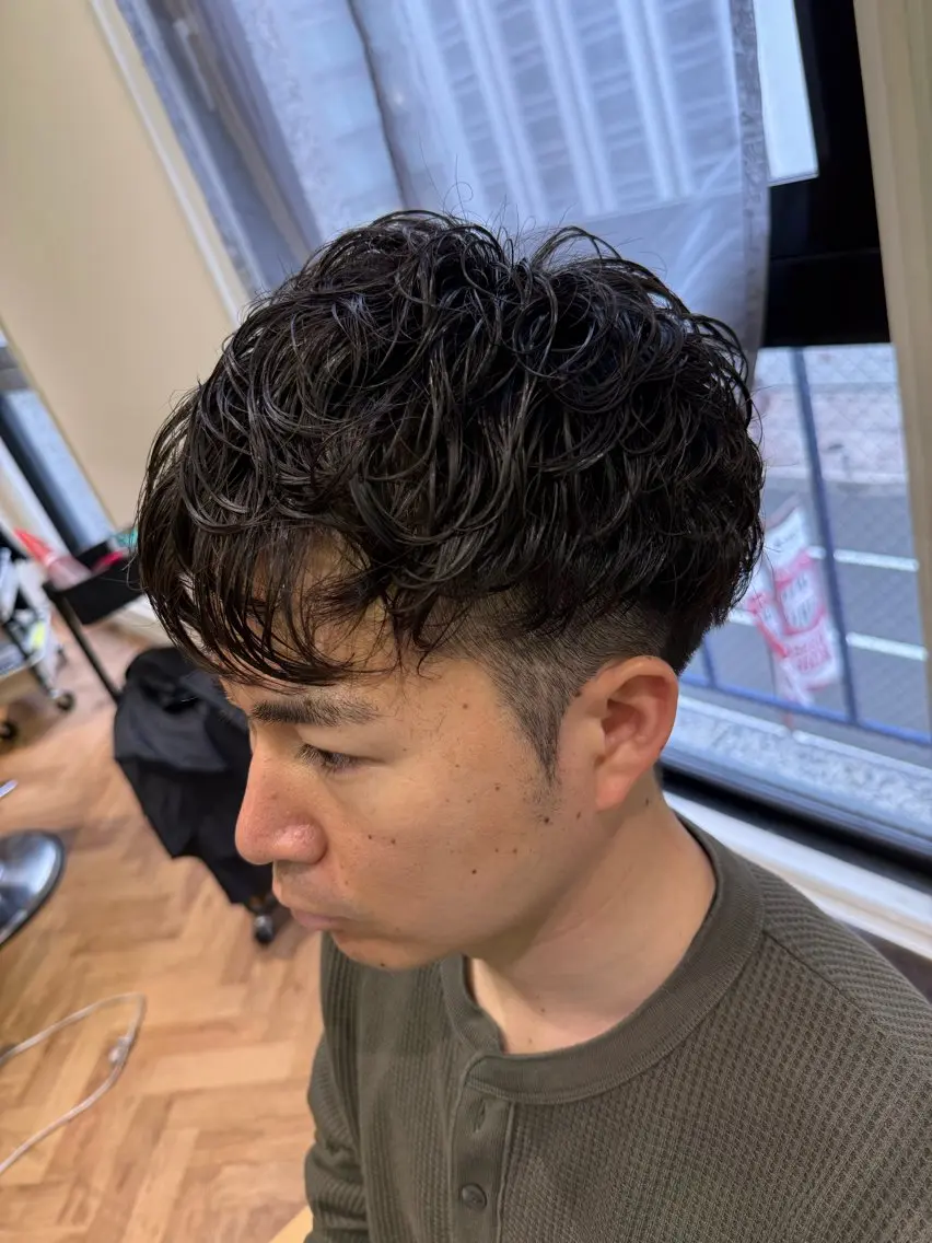 ショート パーマ メンズ メンズパーマ 溝口 槙里也のヘアスタイル
