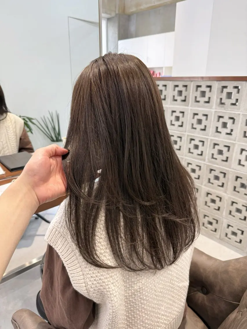 ロング カラー カット ヘアカラー トリートメント カイリ /レイヤーカットのヘアスタイル