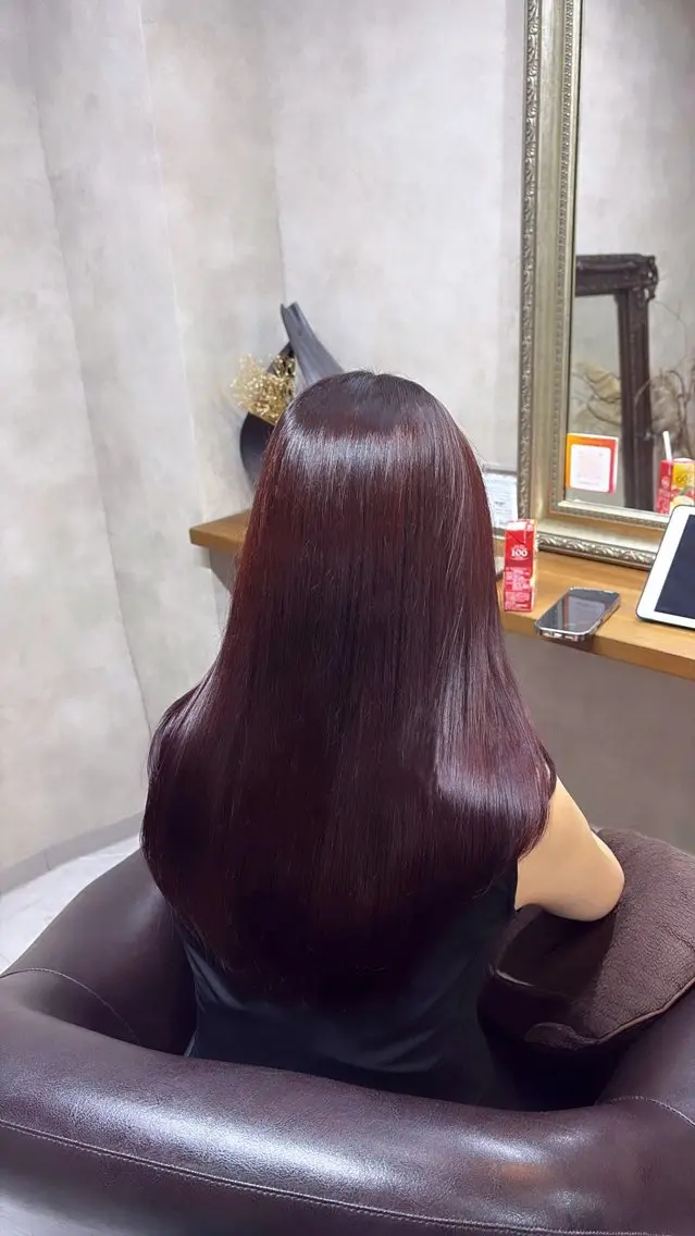 ロング カラー ヘアカラー chinatsu .のヘアスタイル