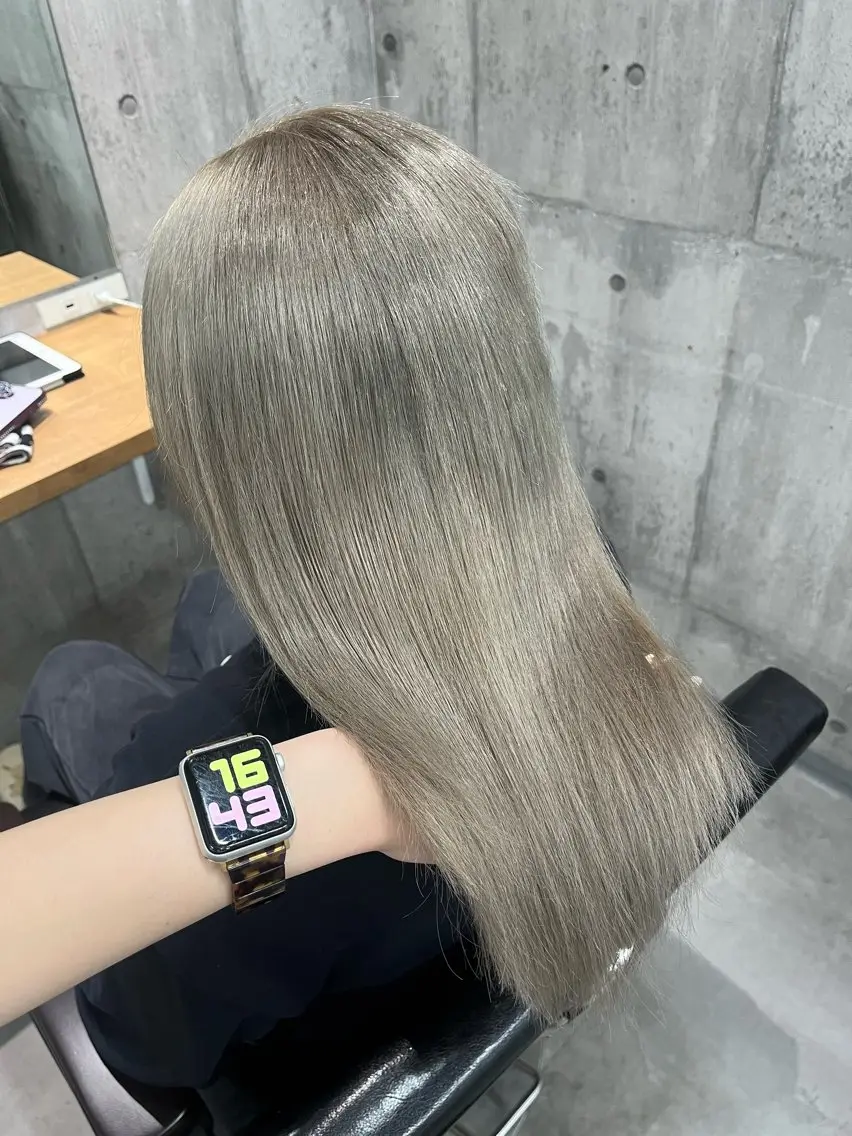 ロング カラー カット ヘアカラー トリートメント ヘアセット newi赤羽 HINATAのヘアスタイル