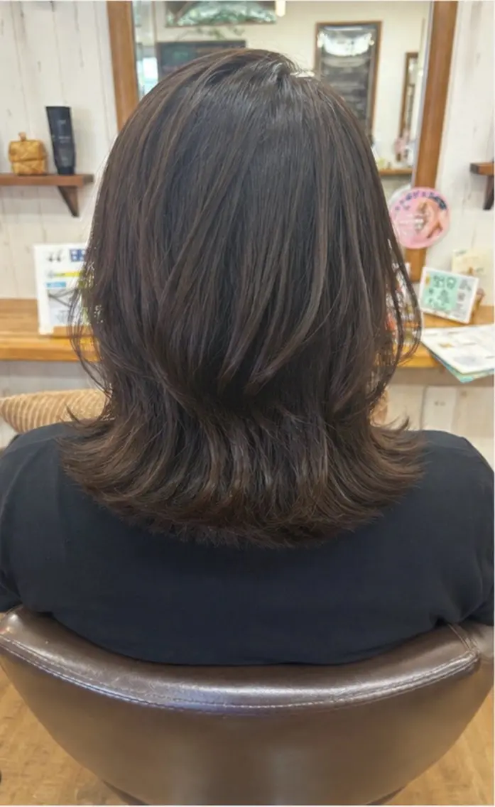 ミディアム カット 大久保 藍梨のヘアスタイル