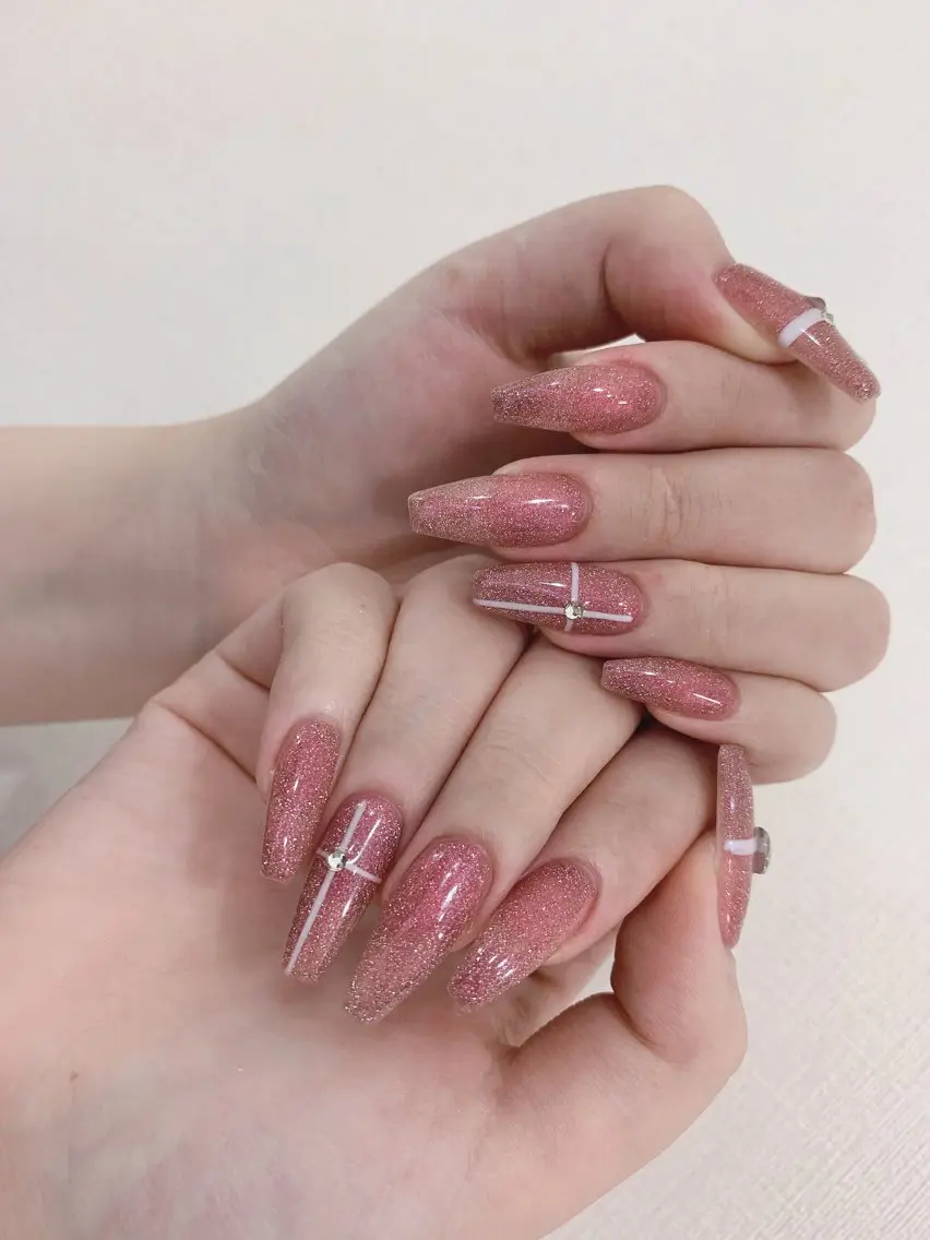 ネイル キラキラネイル シンプルネイル 春ネイル ワンホンネイル Rainbow Nailのネイルデザイン