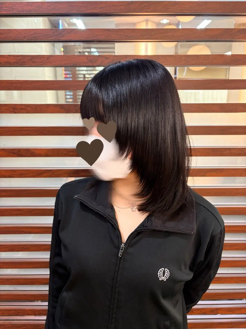 セミロング 顔まわりレイヤー 顔周りカット レイヤーカット カット クボタ ホノカのヘアスタイル