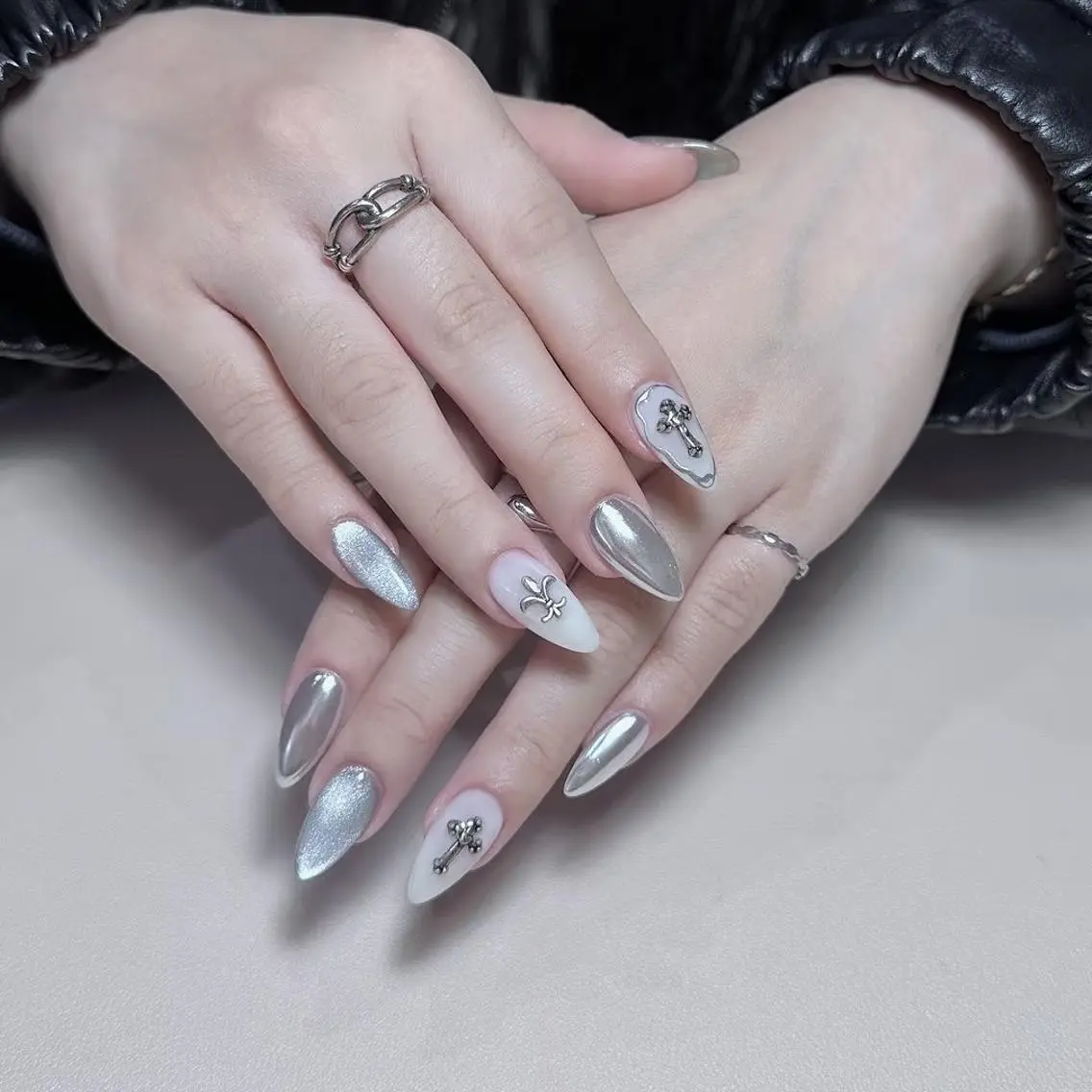 ネイル ハンドネイル ハンドケア 🍑 momo_nailのネイルデザイン