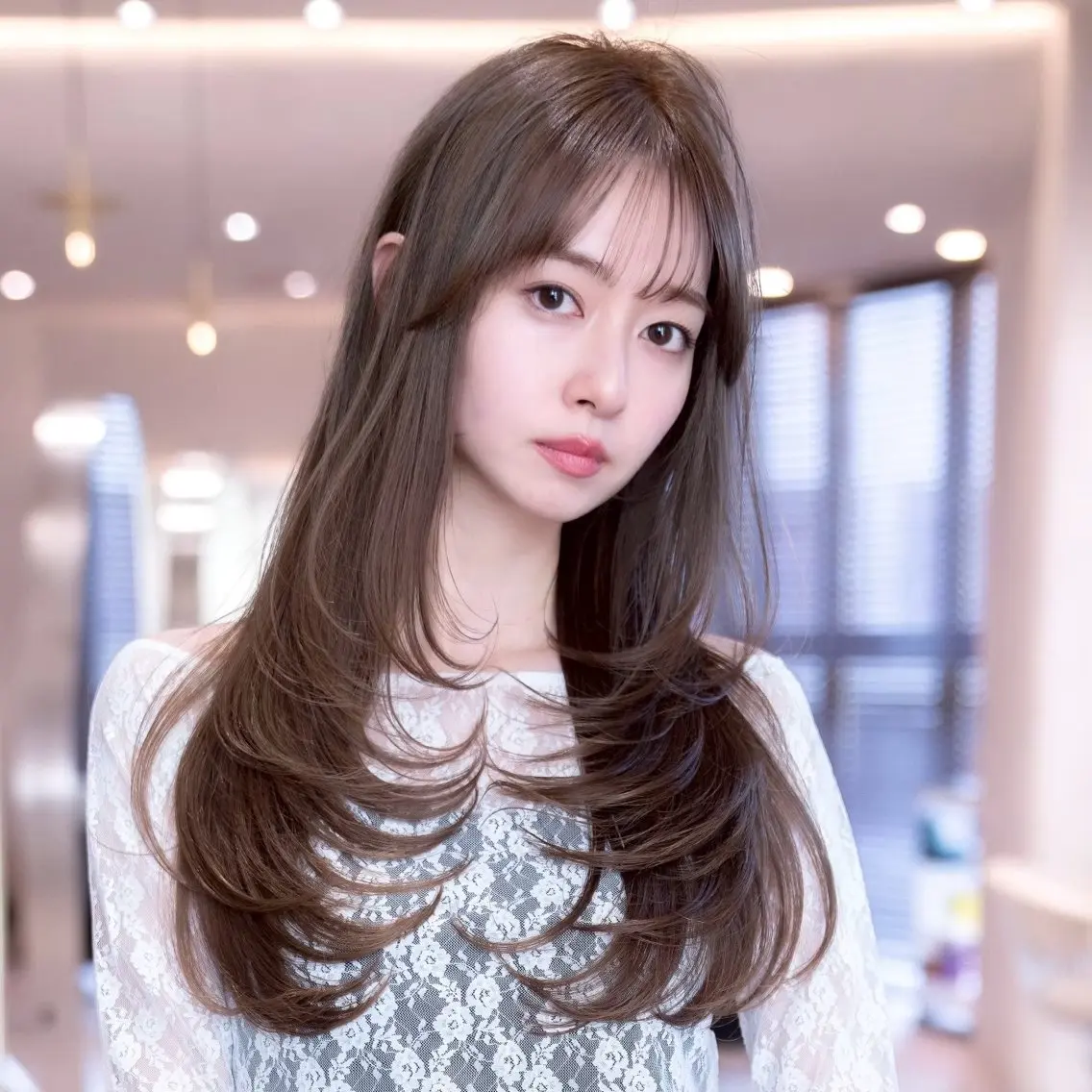 ロング カラー ロングレイヤー くびれヘア 顔まわりレイヤー レイヤーカット ロング カット ヘアカラー トリートメント レイヤーカット/透明 感カラー/遠藤惟斗のヘアスタイル