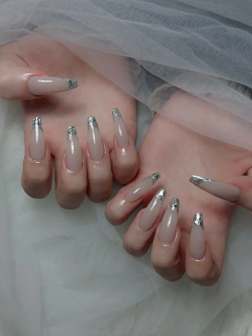 ネイル フレンチネイル ガラスフレンチ ハンドネイル Aimee Nail Studioのネイルデザイン