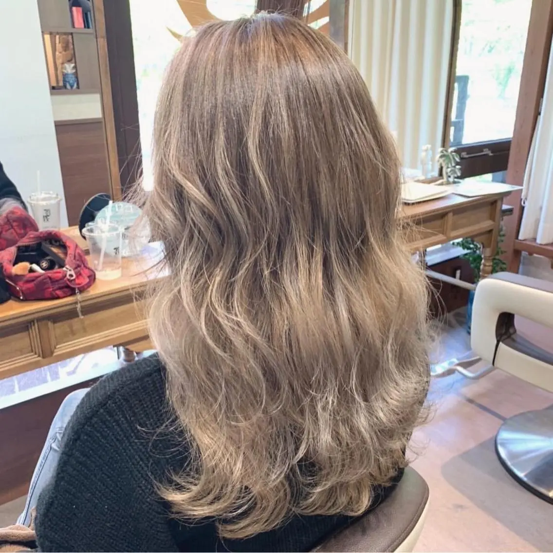 ロング カット ヘアカラー トリートメント ハイトーン得意😍 Lumiereのヘアスタイル