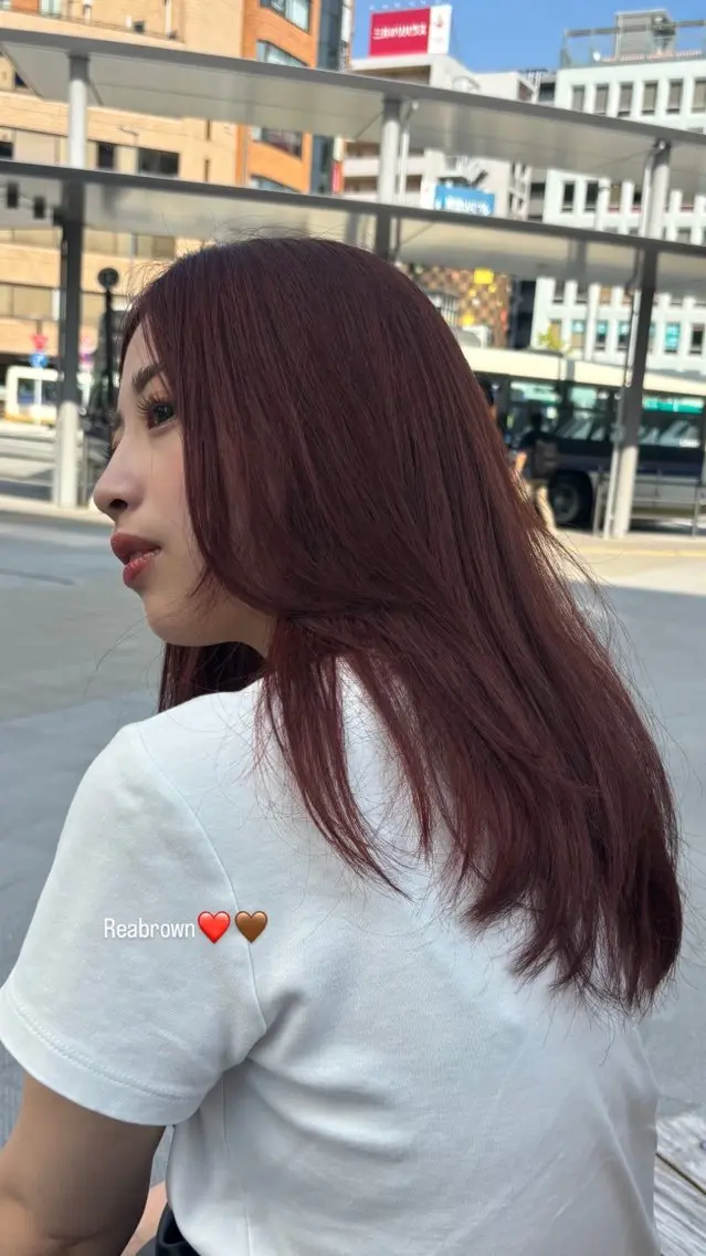 ロング カラー ブラウンカラー ダブルカラー レッドカラー レッドブラウン 石橋 桃花のヘアスタイル