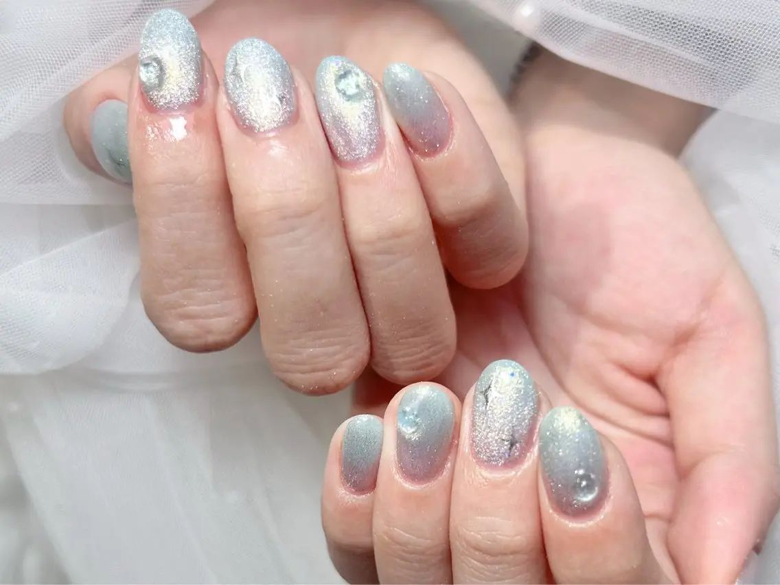 ネイル アートネイル 桜ネイル フレンチネイル ガラスフレンチ グラデーション ハンドネイル 🌈 Laule'aのネイルデザイン