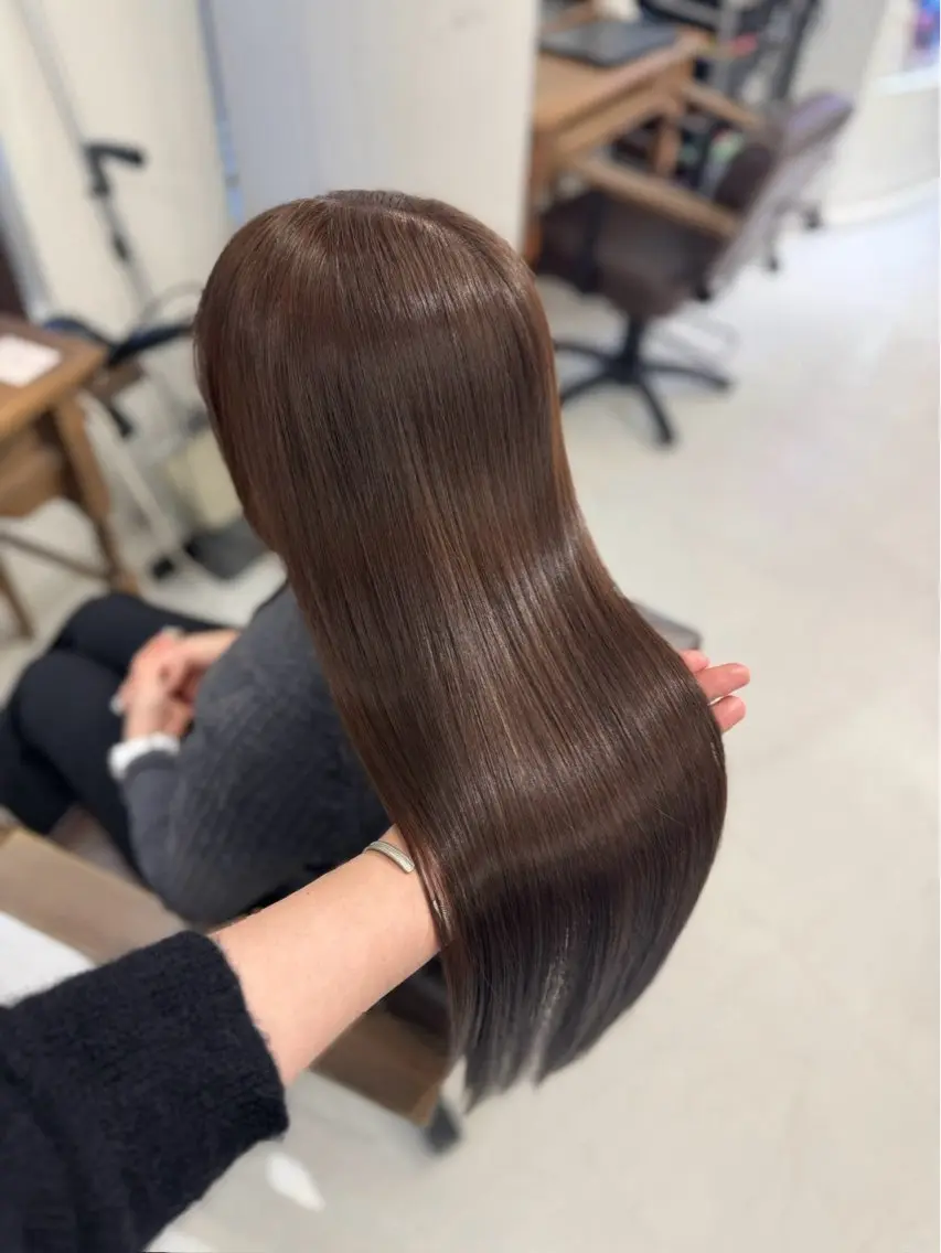 ロング カラー 坂本 小春のヘアスタイル
