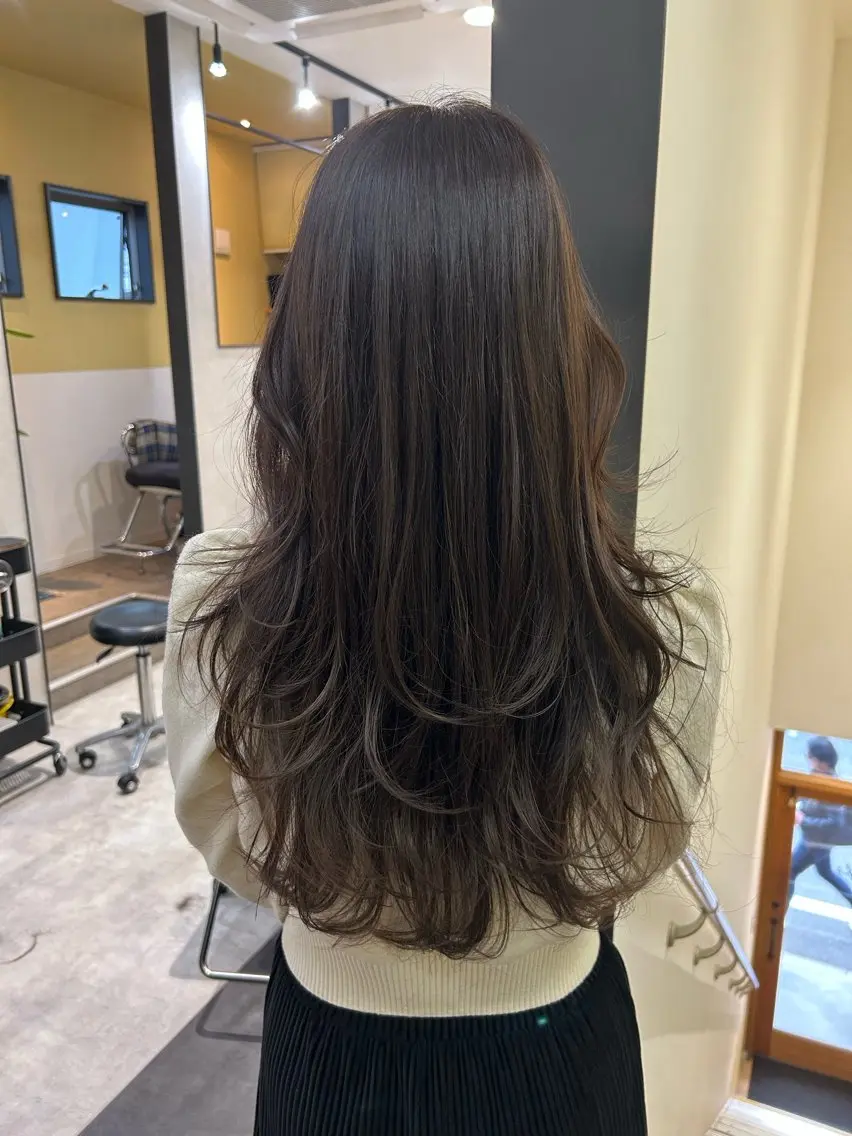 ロング カラー ロングレイヤー レイヤーカット ロング カット ヘアカラー トリートメント hubhair レイヤー/透明感のヘアスタイル