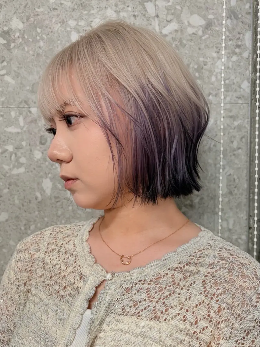 ショート カラー ヘアカラー トリートメント 失敗しないハイトーン ミルクティーベージュのヘアスタイル