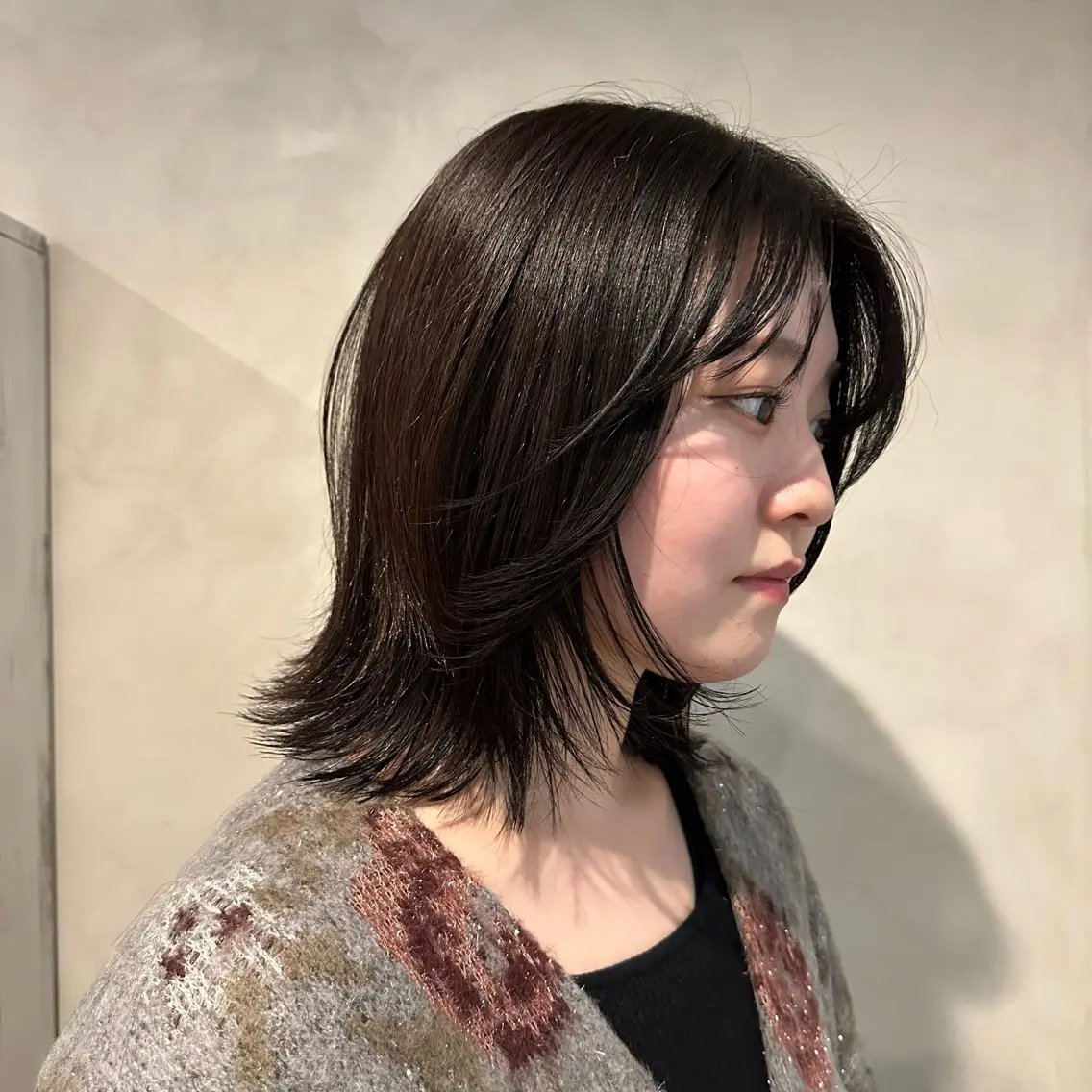 ミディアム 顔まわりレイヤー 顔周りカット レイヤーカット Yuki☺︎パーマ レイヤーカットのヘアスタイル