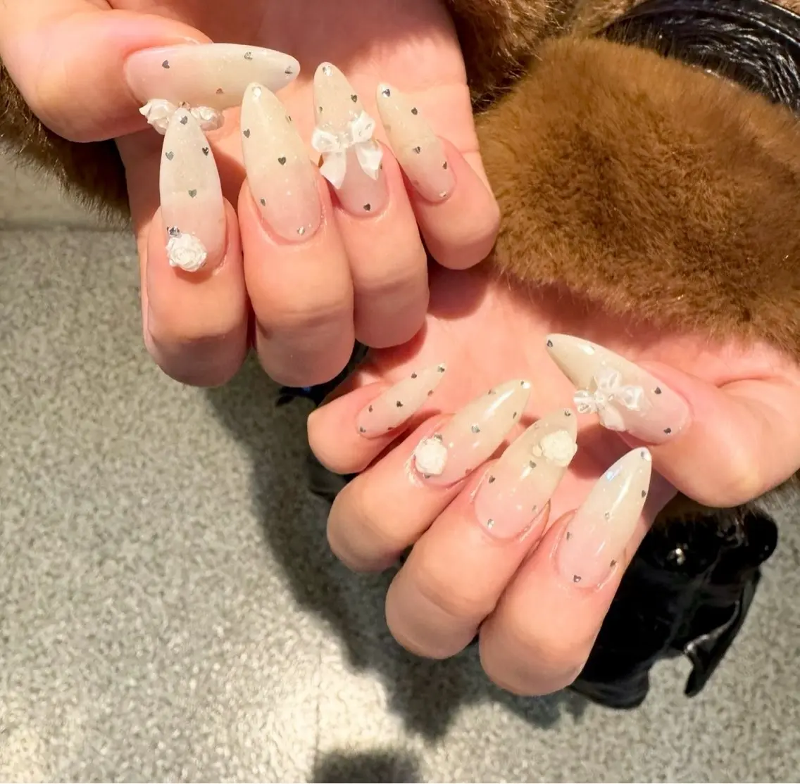 ロング 藤井 芽依のネイルデザイン