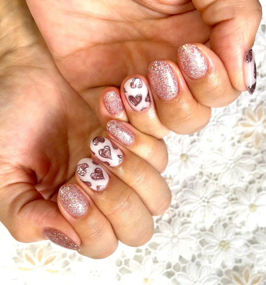 ネイル ジェルネイル ハート キラキラネイル 韓国ネイル ラメ(グリッター) nails' it...のネイルデザイン