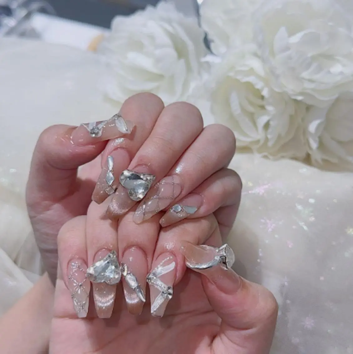 ネイル アートネイル 長さ出し ネイルチップ Queens momoのネイルデザイン